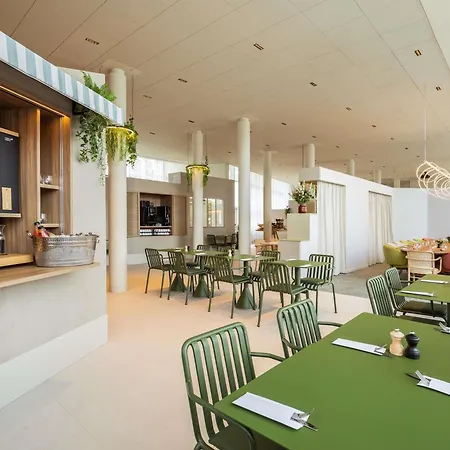 Ibis Styles Centrum Hotel 3*